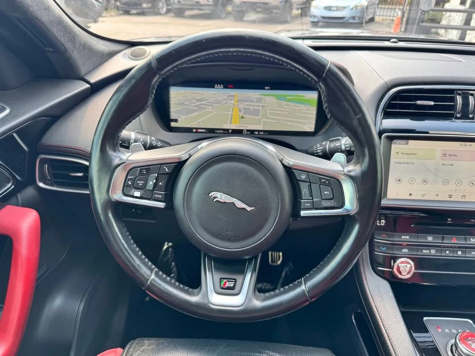 2019 Jaguar F-Pace - Image 15 of 18