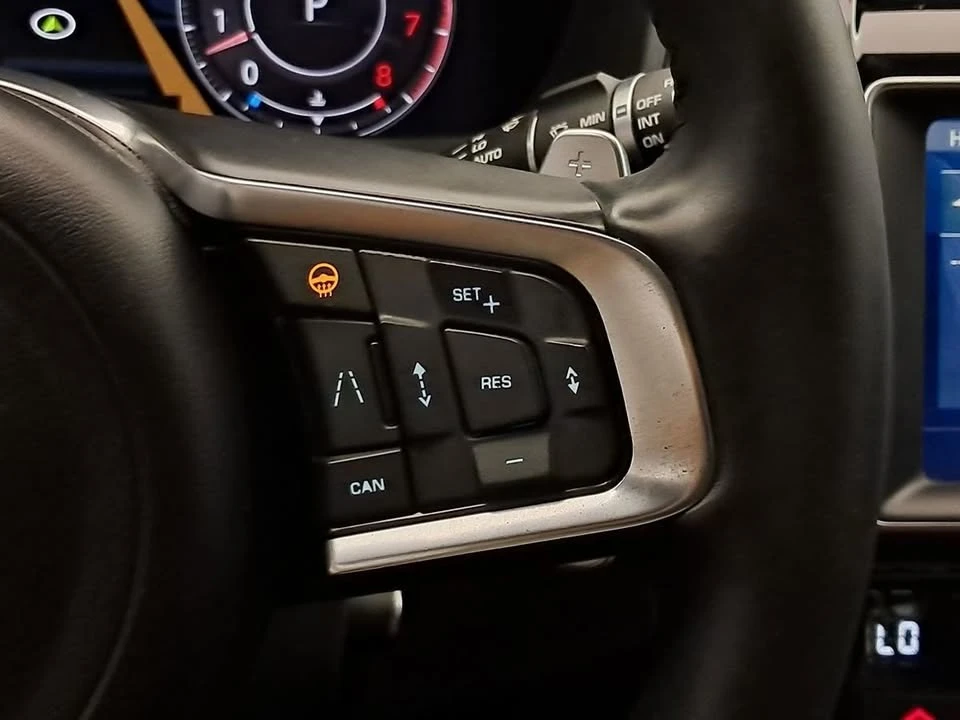 2019 Jaguar F-Pace - Image 15 of 20