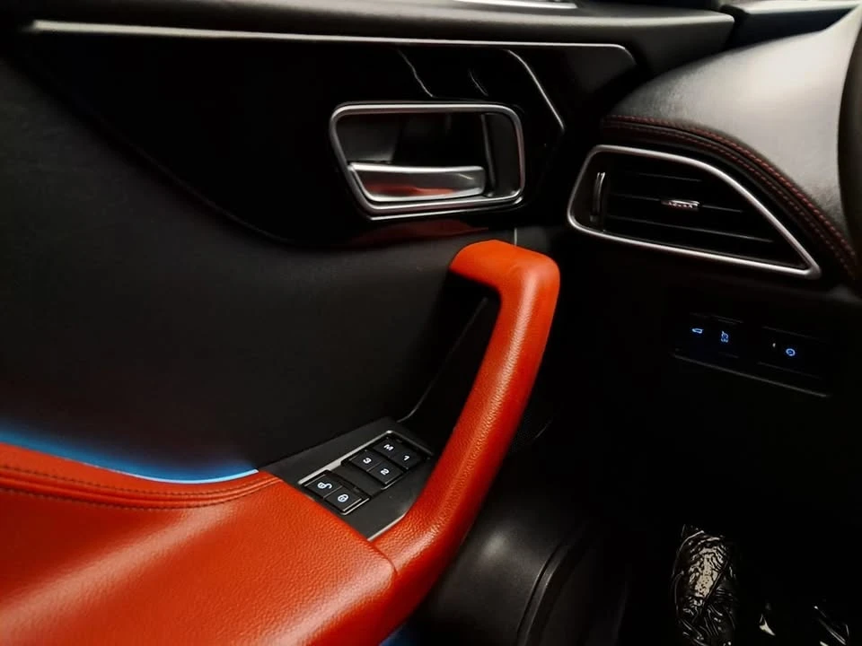 2019 Jaguar F-Pace - Image 17 of 20