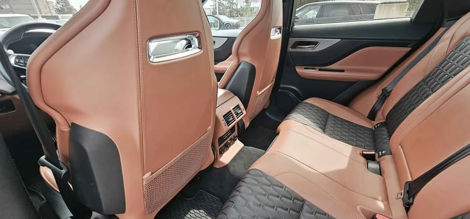 2019 Jaguar F-Pace - Image 14 of 18