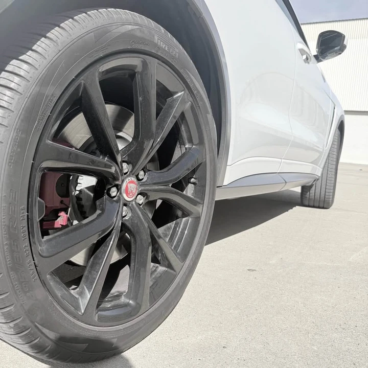 2019 Jaguar F-Pace SVR - Image 7 of 18