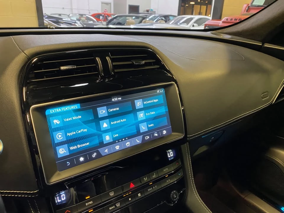 2019 Jaguar F-Pace - Image 11 of 20