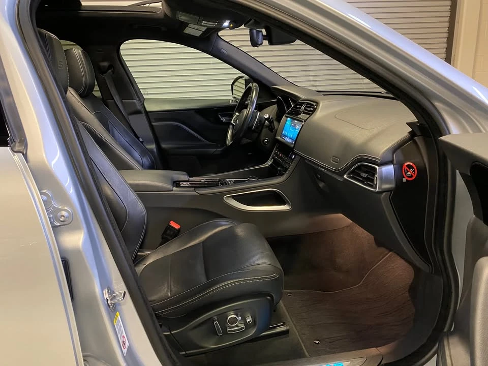 2019 Jaguar F-Pace - Image 19 of 20