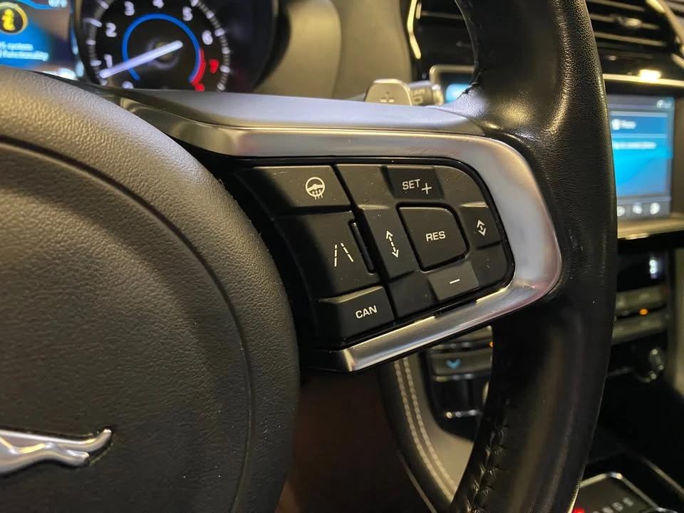 2019 Jaguar F-Pace - Image 14 of 20