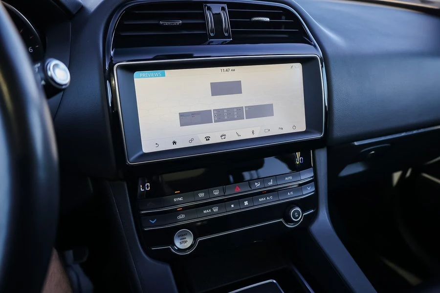 2019 Jaguar F-Pace - Image 18 of 20