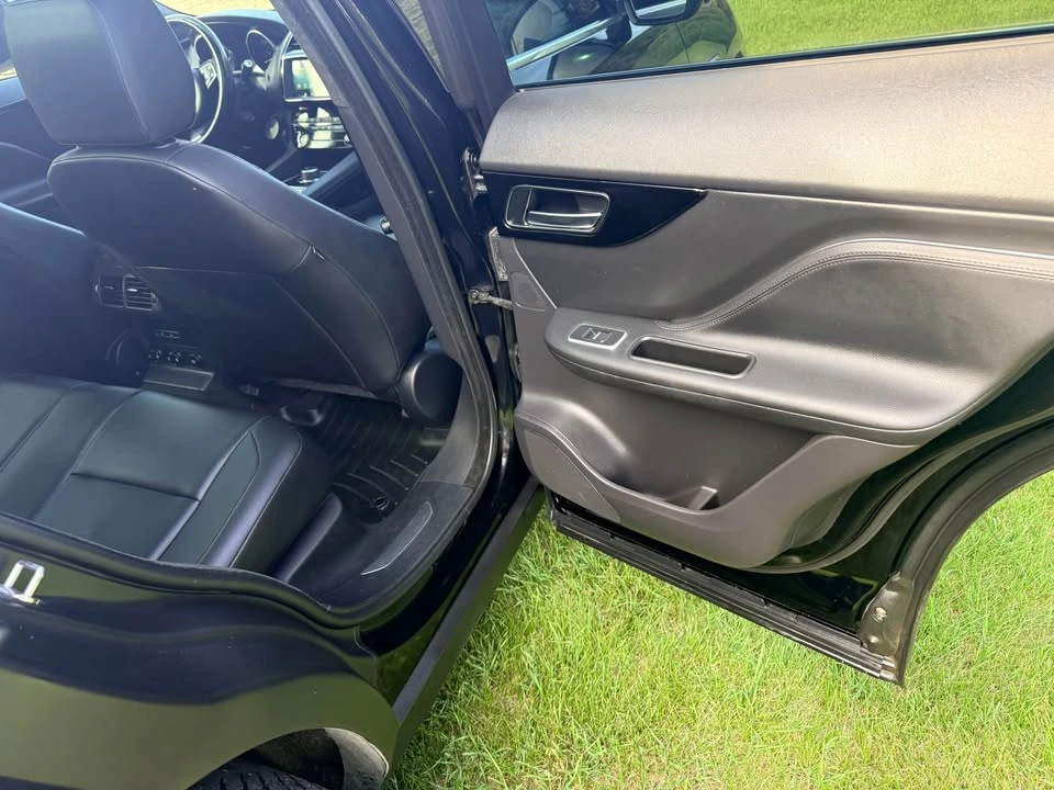2019 Jaguar F-Pace - Image 9 of 13