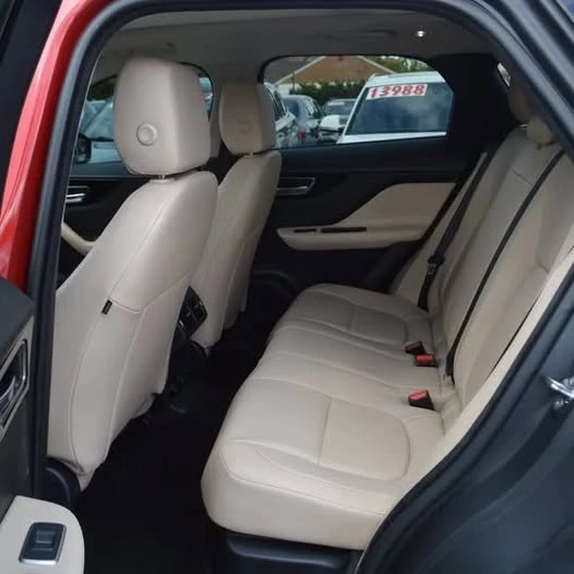 2019 Jaguar F-Pace - Image 10 of 17