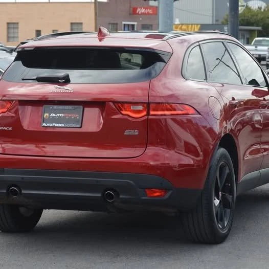 2019 Jaguar F-Pace - Image 4 of 17