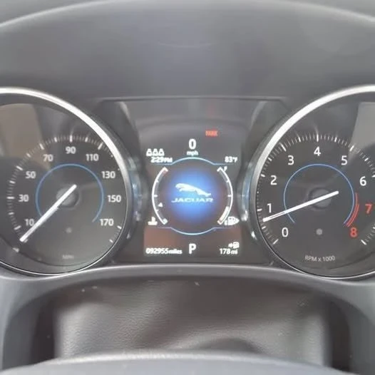 2019 Jaguar F-Pace - Image 11 of 17