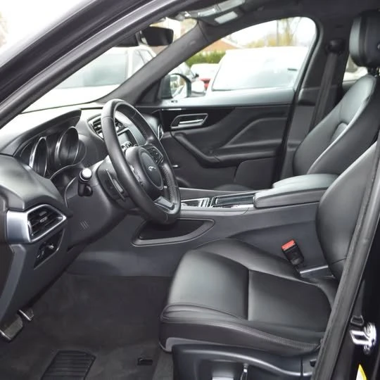 2019 Jaguar F-Pace - Image 8 of 16