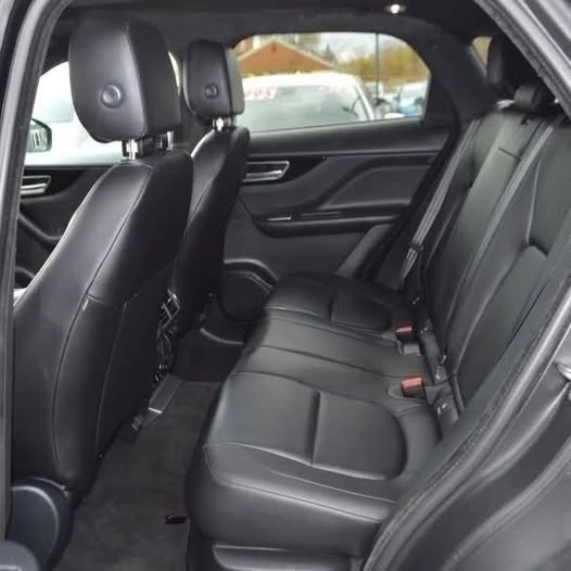 2019 Jaguar F-Pace - Image 9 of 12
