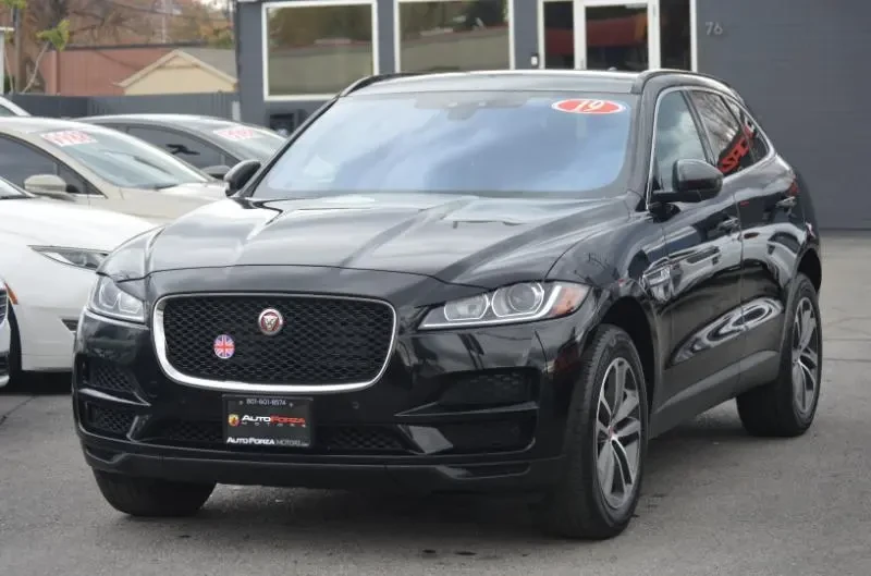 2019 Jaguar F-Pace - Image 3 of 13