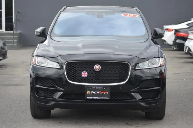 2019 Jaguar F-Pace - Image 2 of 13