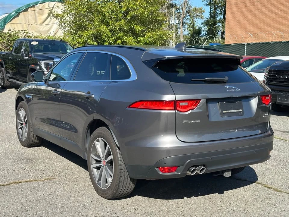 2019 Jaguar F-Pace - Image 5 of 17