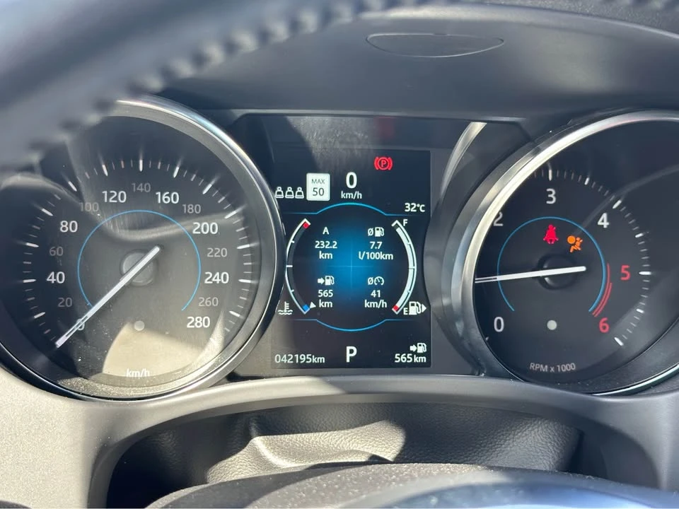 2019 Jaguar F-Pace - Image 13 of 17