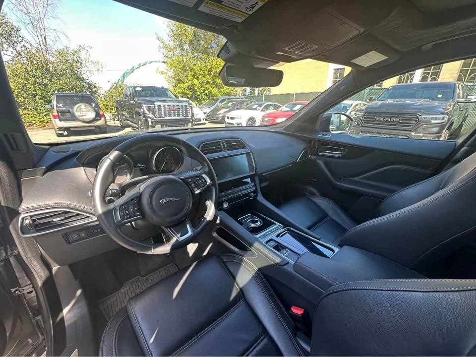 2019 Jaguar F-Pace - Image 12 of 17