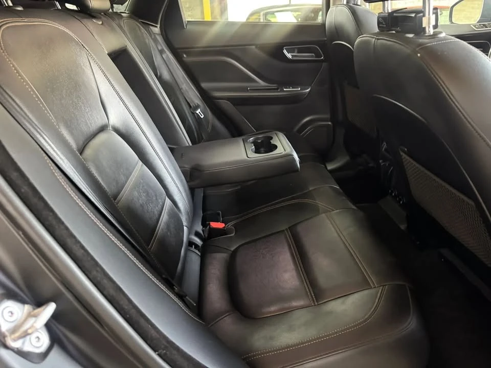 2019 Jaguar F-Pace - Image 14 of 20