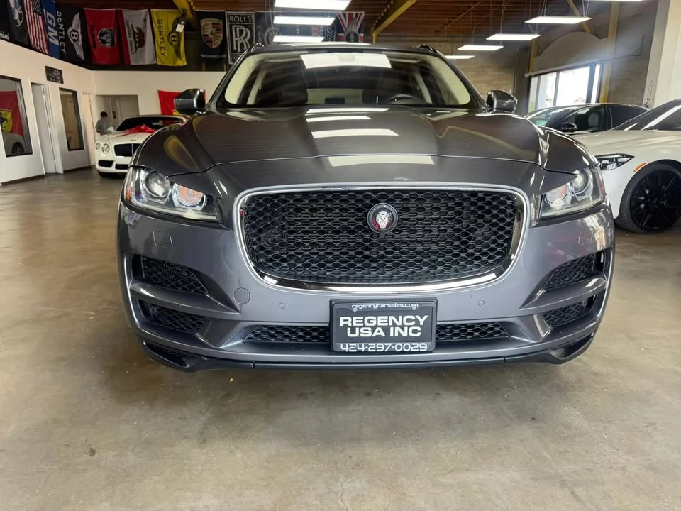 2019 Jaguar F-Pace - Image 2 of 20