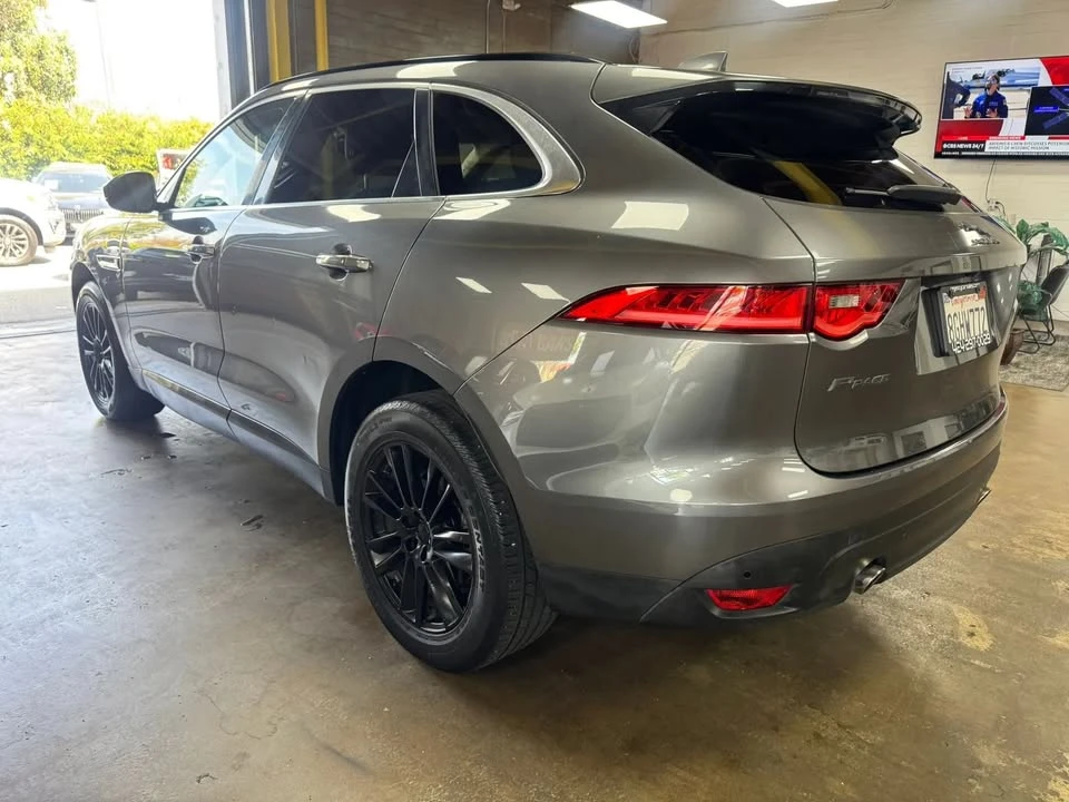 2019 Jaguar F-Pace - Image 8 of 20