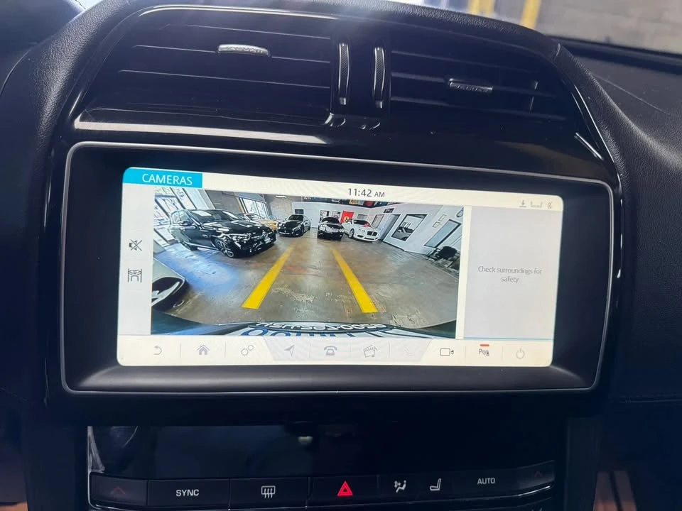 2019 Jaguar F-Pace - Image 18 of 20