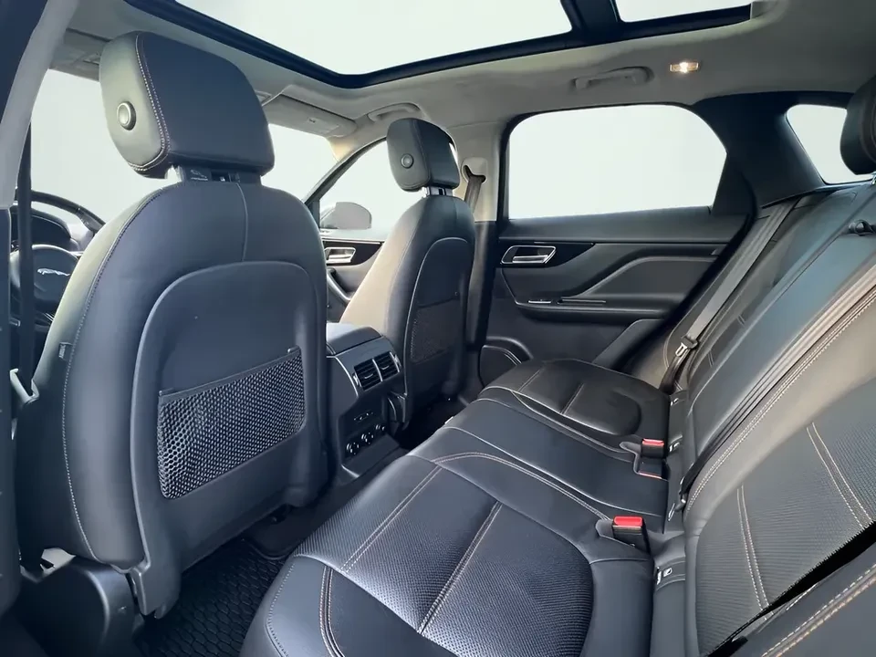 2019 Jaguar F-Pace - Image 15 of 20