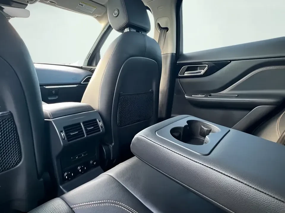 2019 Jaguar F-Pace - Image 16 of 20