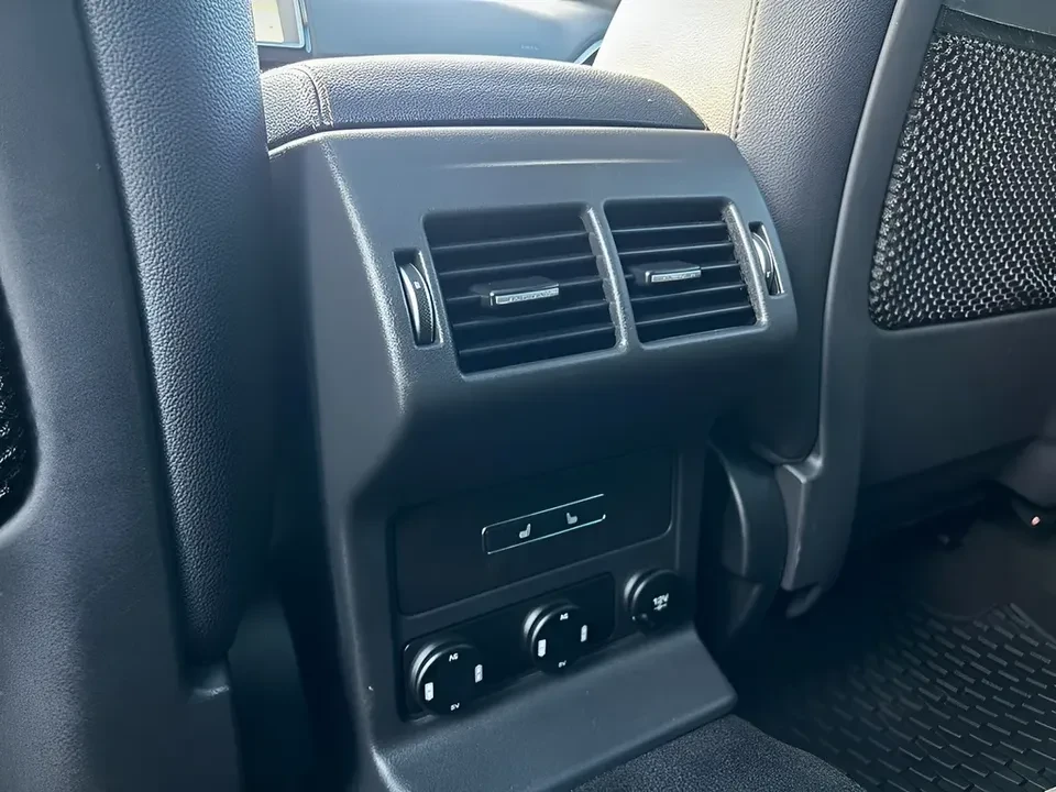 2019 Jaguar F-Pace - Image 17 of 20