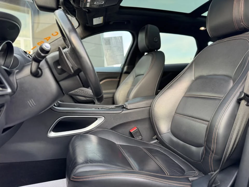 2019 Jaguar F-Pace - Image 3 of 11