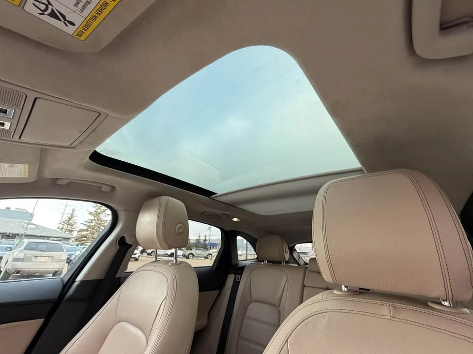 2019 Jaguar F-Pace - Image 12 of 17