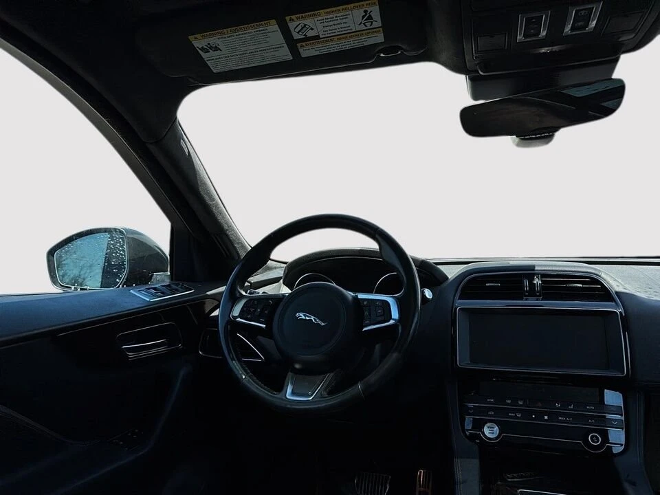2019 Jaguar F-Pace - Image 18 of 20