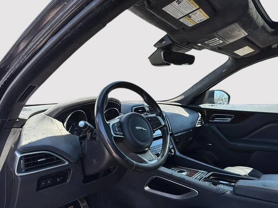 2019 Jaguar F-Pace - Image 11 of 20