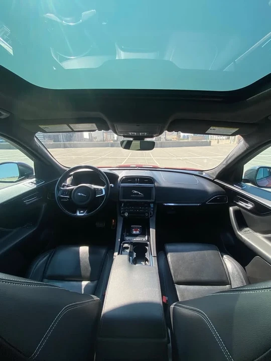 2019 Jaguar F-Pace - Image 15 of 20