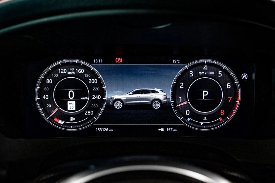 2019 Jaguar F-Pace - Image 15 of 15