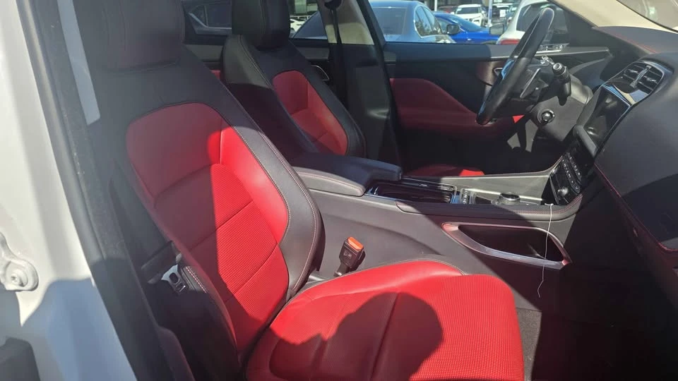 2019 Jaguar F-Pace - Image 10 of 13