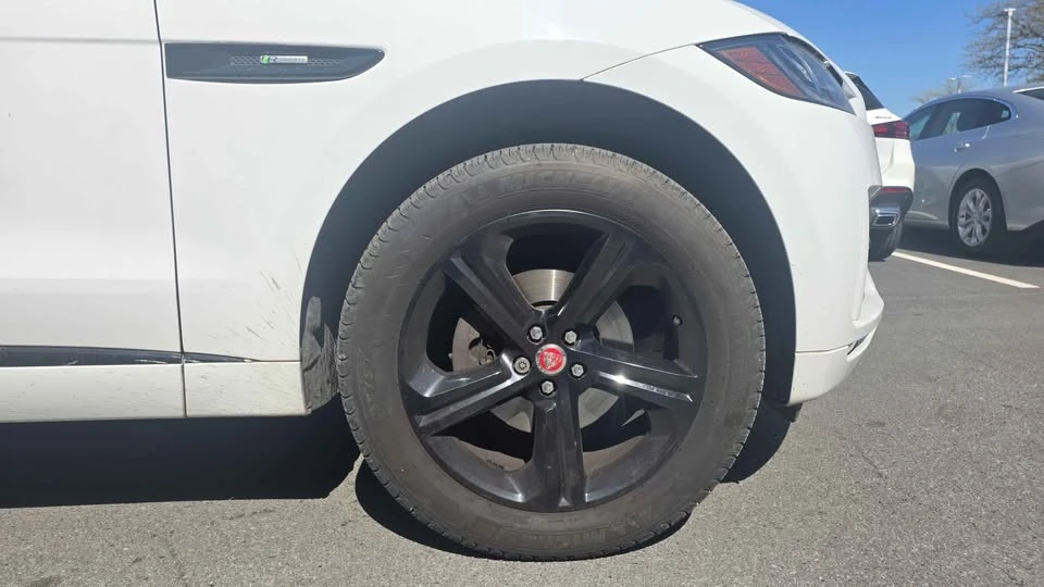 2019 Jaguar F-Pace - Image 5 of 13