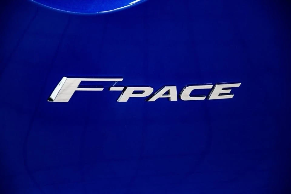 2019 Jaguar F-Pace - Image 17 of 20