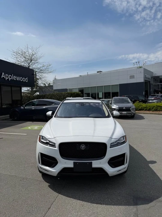 2019 Jaguar F-Pace - Image 8 of 19
