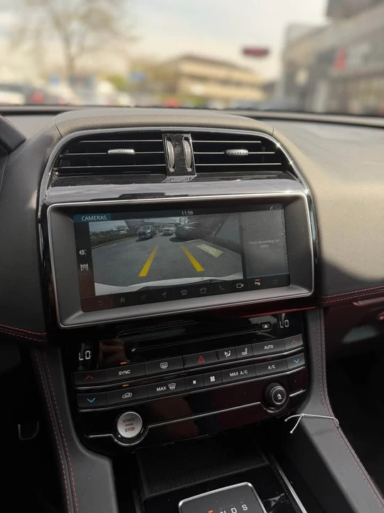 2019 Jaguar F-Pace - Image 16 of 19