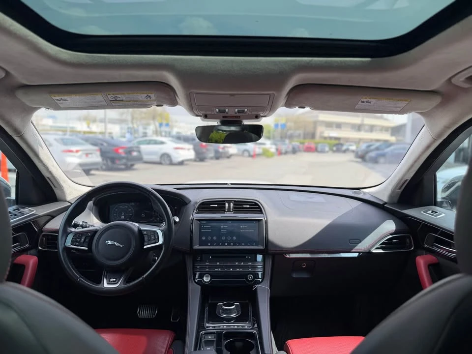 2019 Jaguar F-Pace - Image 13 of 19