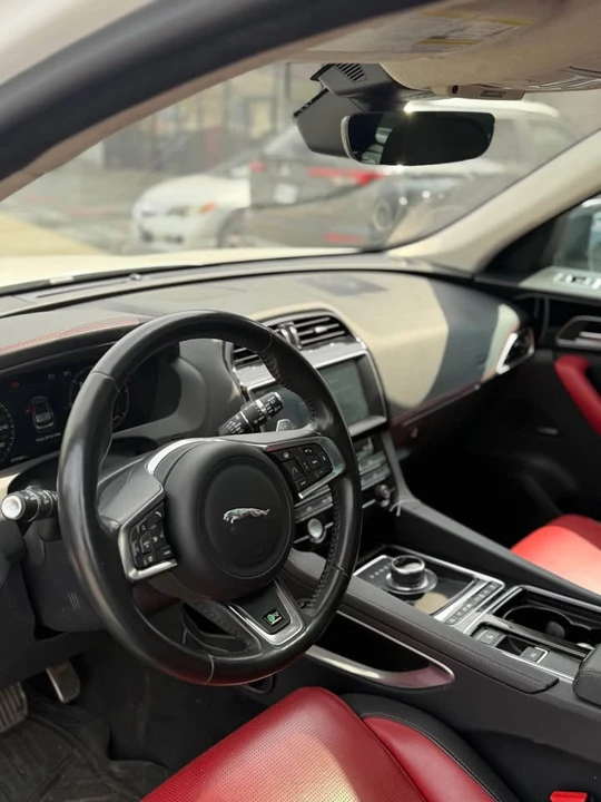 2019 Jaguar F-Pace - Image 10 of 19