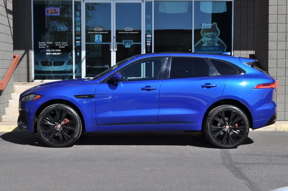 2019 Jaguar F-Pace - Image 2 of 19