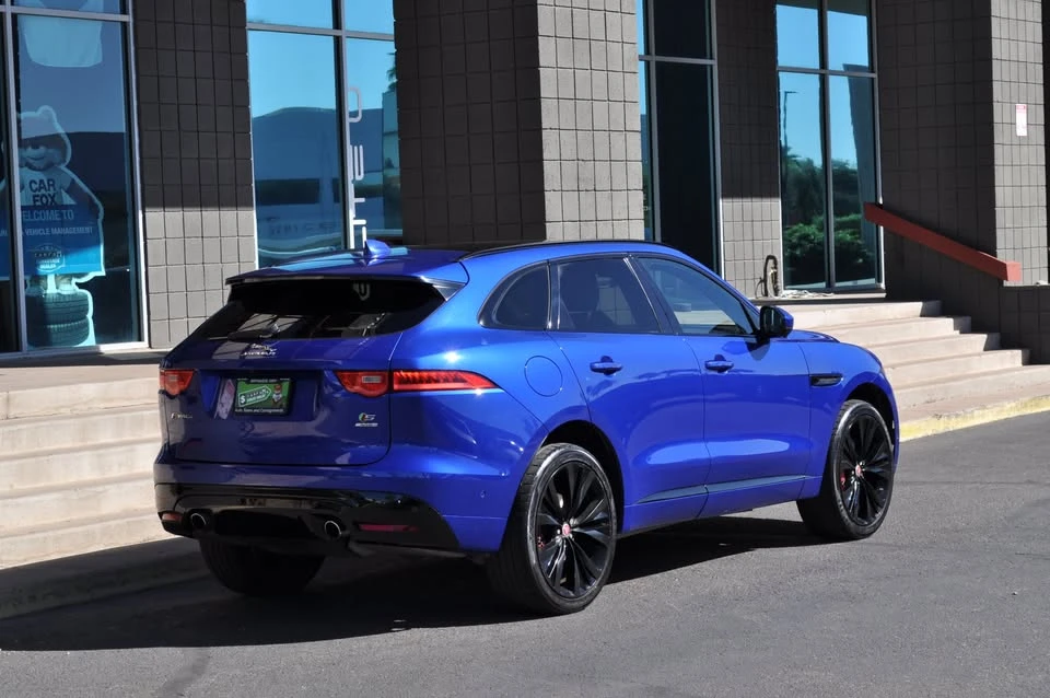 2019 Jaguar F-Pace - Image 9 of 19