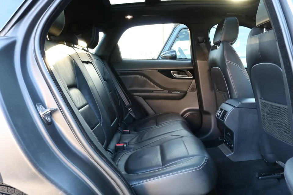 2019 Jaguar F-Pace - Image 18 of 20