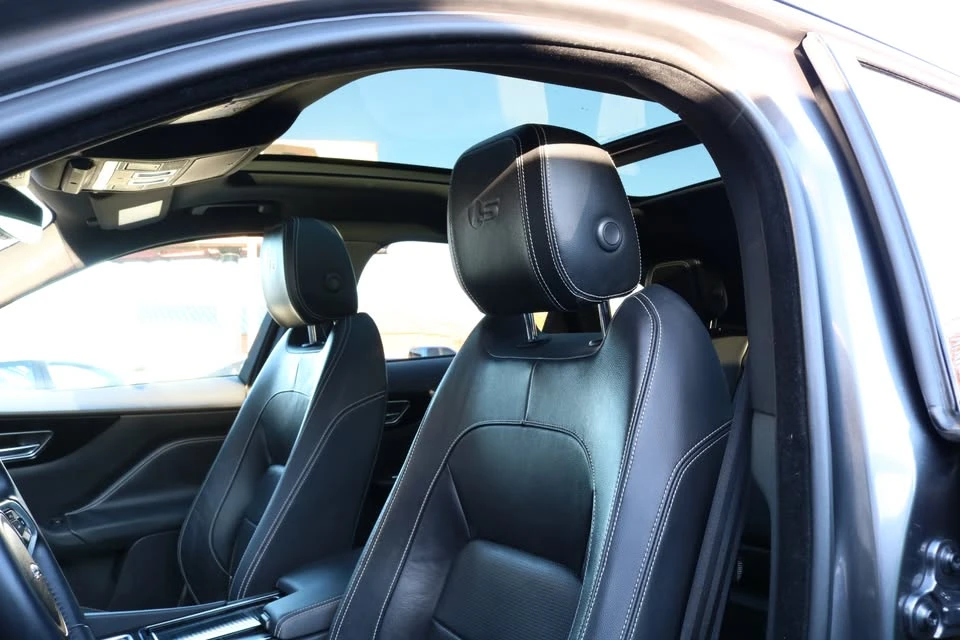 2019 Jaguar F-Pace - Image 11 of 20