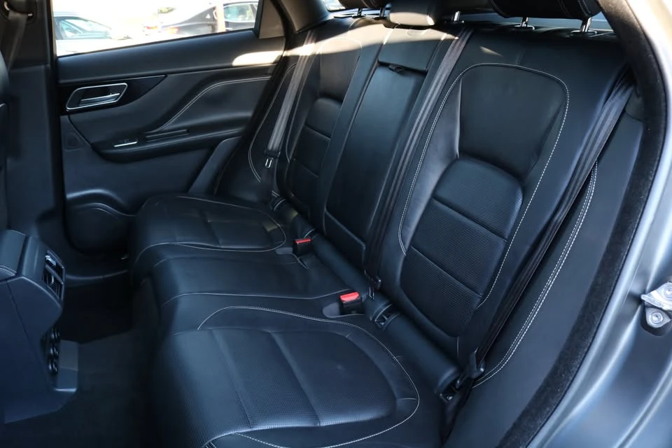 2019 Jaguar F-Pace - Image 16 of 20