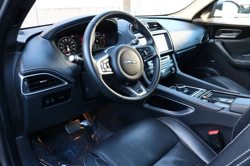 2019 Jaguar F-Pace - Image 10 of 20