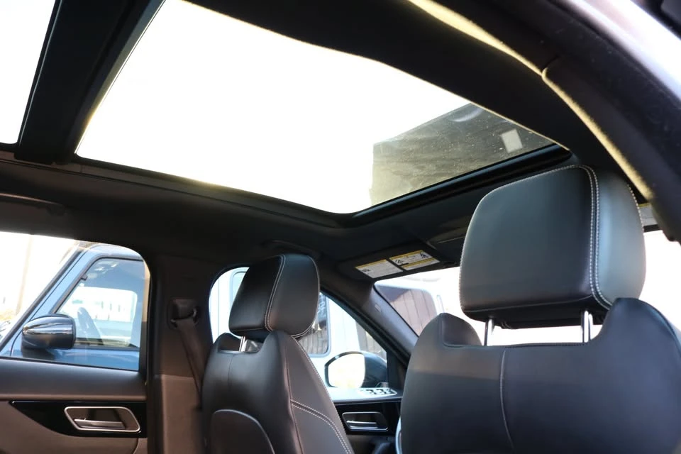 2019 Jaguar F-Pace - Image 13 of 17