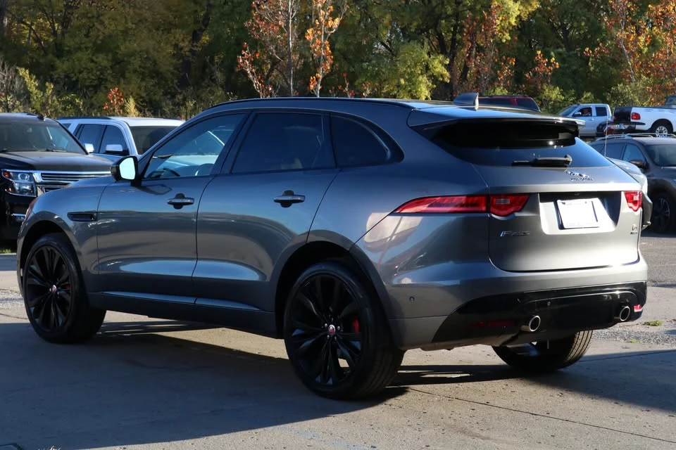 2019 Jaguar F-Pace - Image 3 of 17