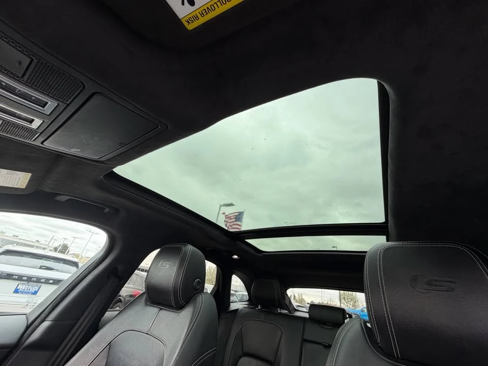 2019 Jaguar F-Pace - Image 18 of 19