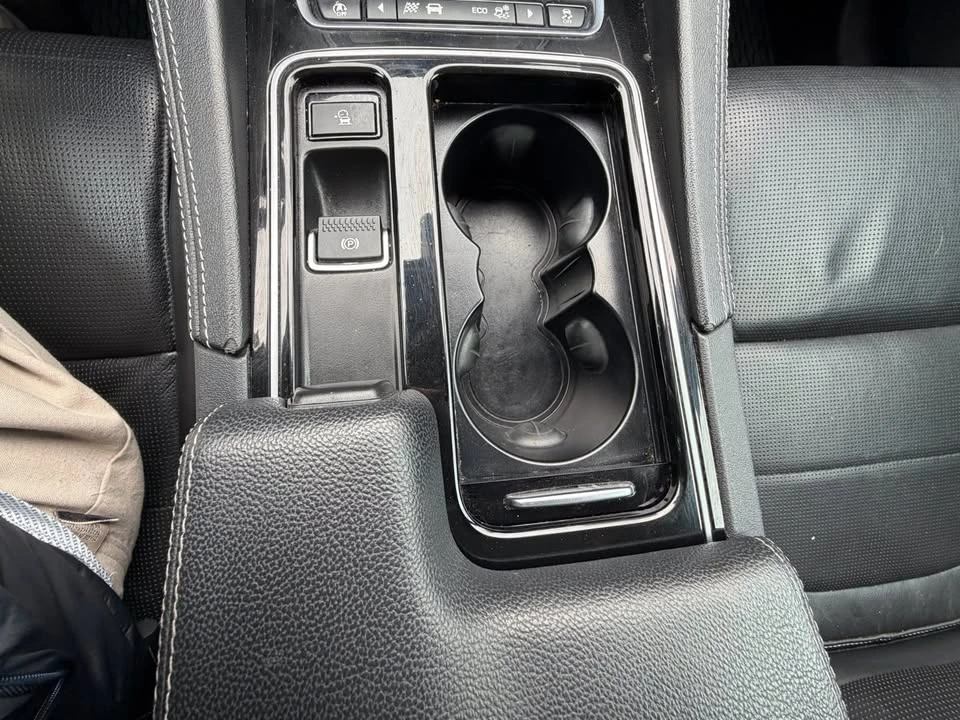 2019 Jaguar F-Pace - Image 17 of 19